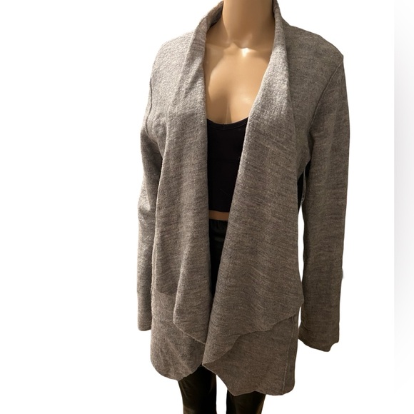 Beautiful wool cardigan - Picture 4 of 5
